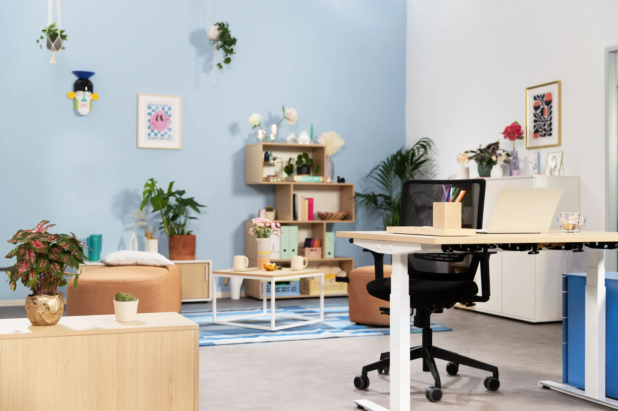 Hali Home Office mit höhenverstellbarem Schreibtisch Hali Home Office mit höhenverstellbarem Schreibtisch
